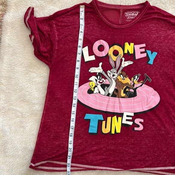 Looney Tunes Women’s Red Graphic T-Shirt - Picture 9 of 10